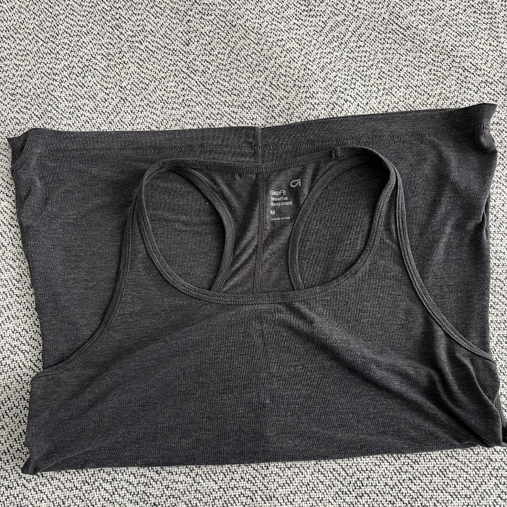 Sz M, Gap Fit, Racer-back tank, Mid Grey